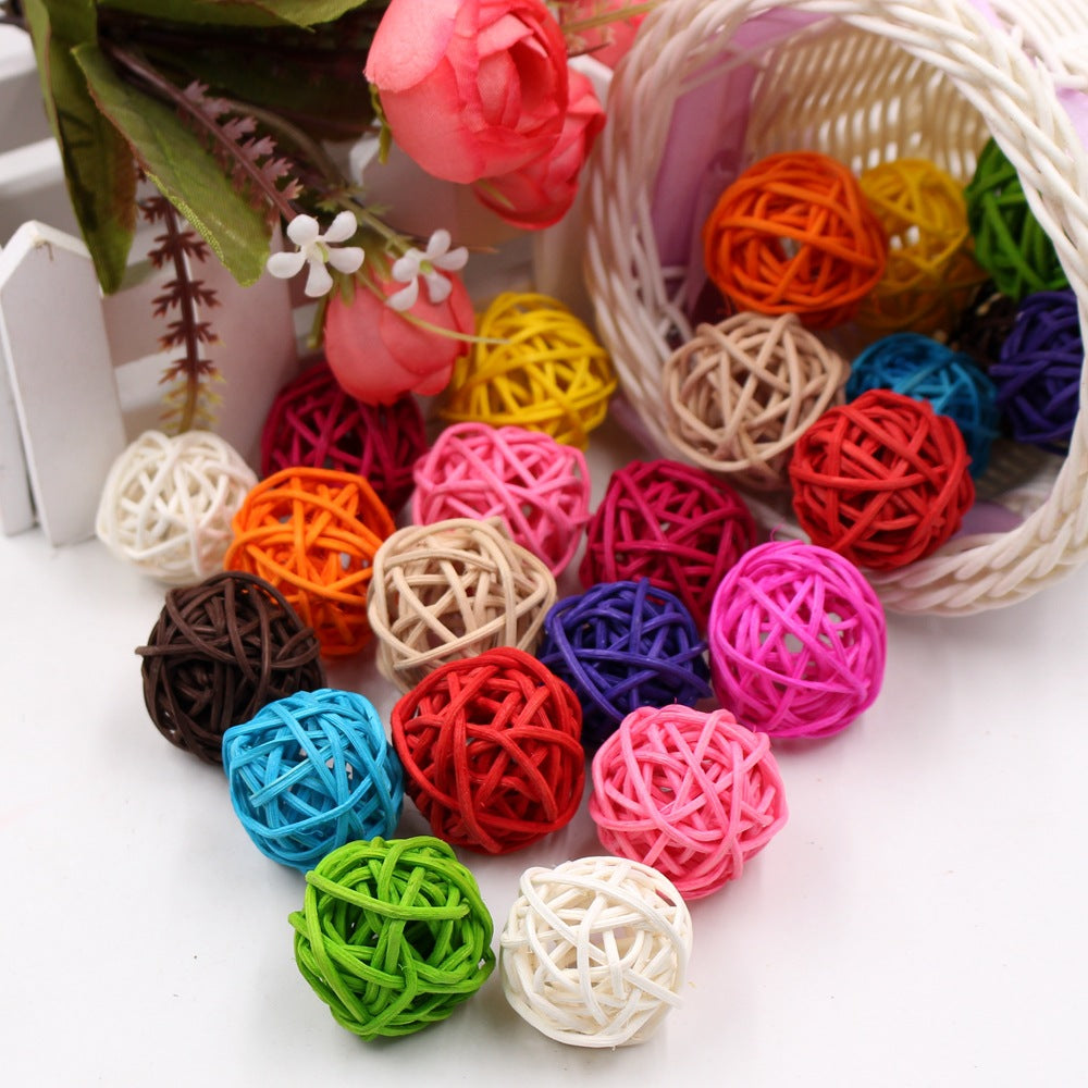10-20 Multicoloured Rattan Balls